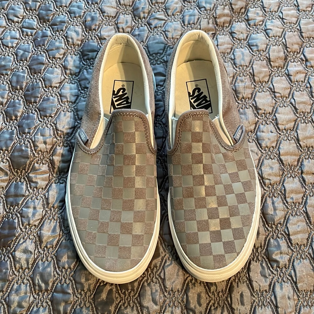 New Vans Suede Classic Checkerboard Slip-On Grey Men’ 8. Rare. Authentic.